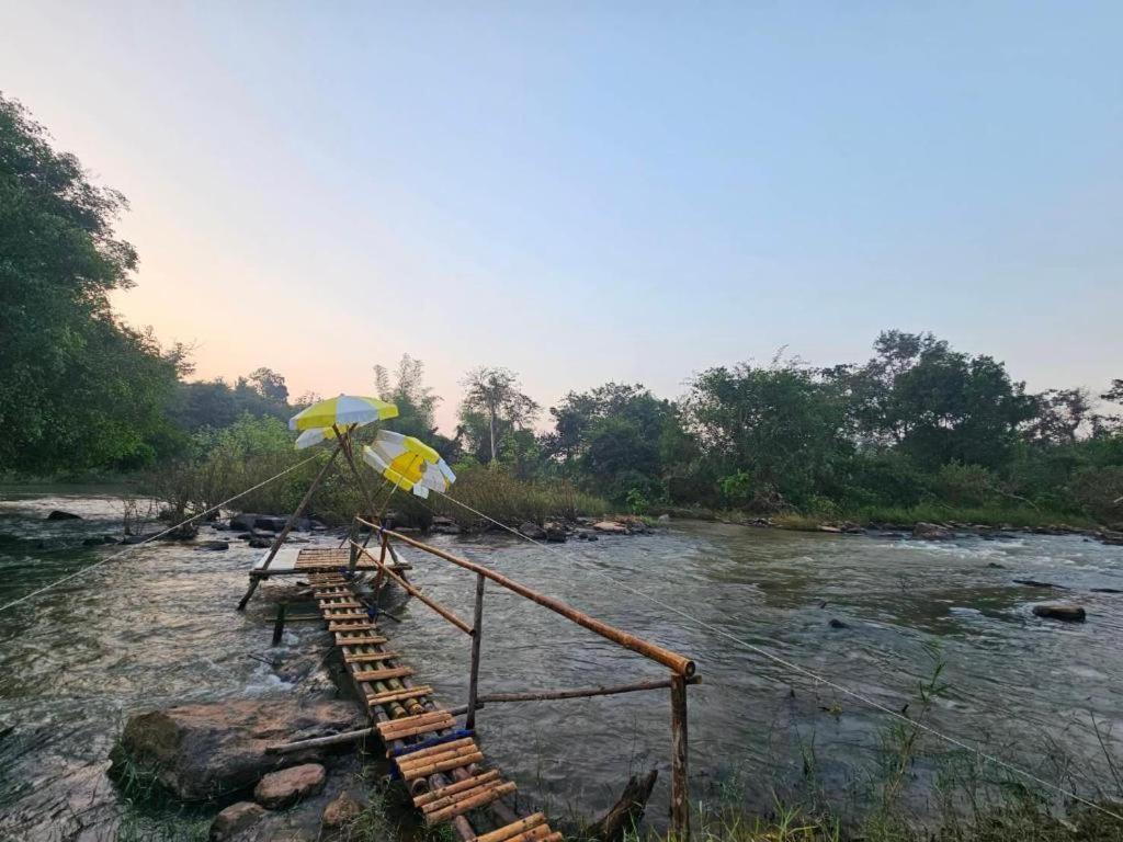 Natural Park Resort De Wang Thong Phitsanulok Exterior foto